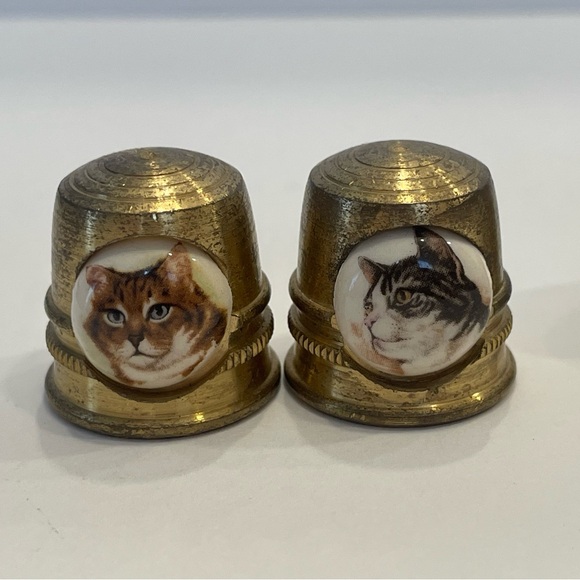 Vintage Brass Thimbles with Cat Portraits - Picture 3 of 9